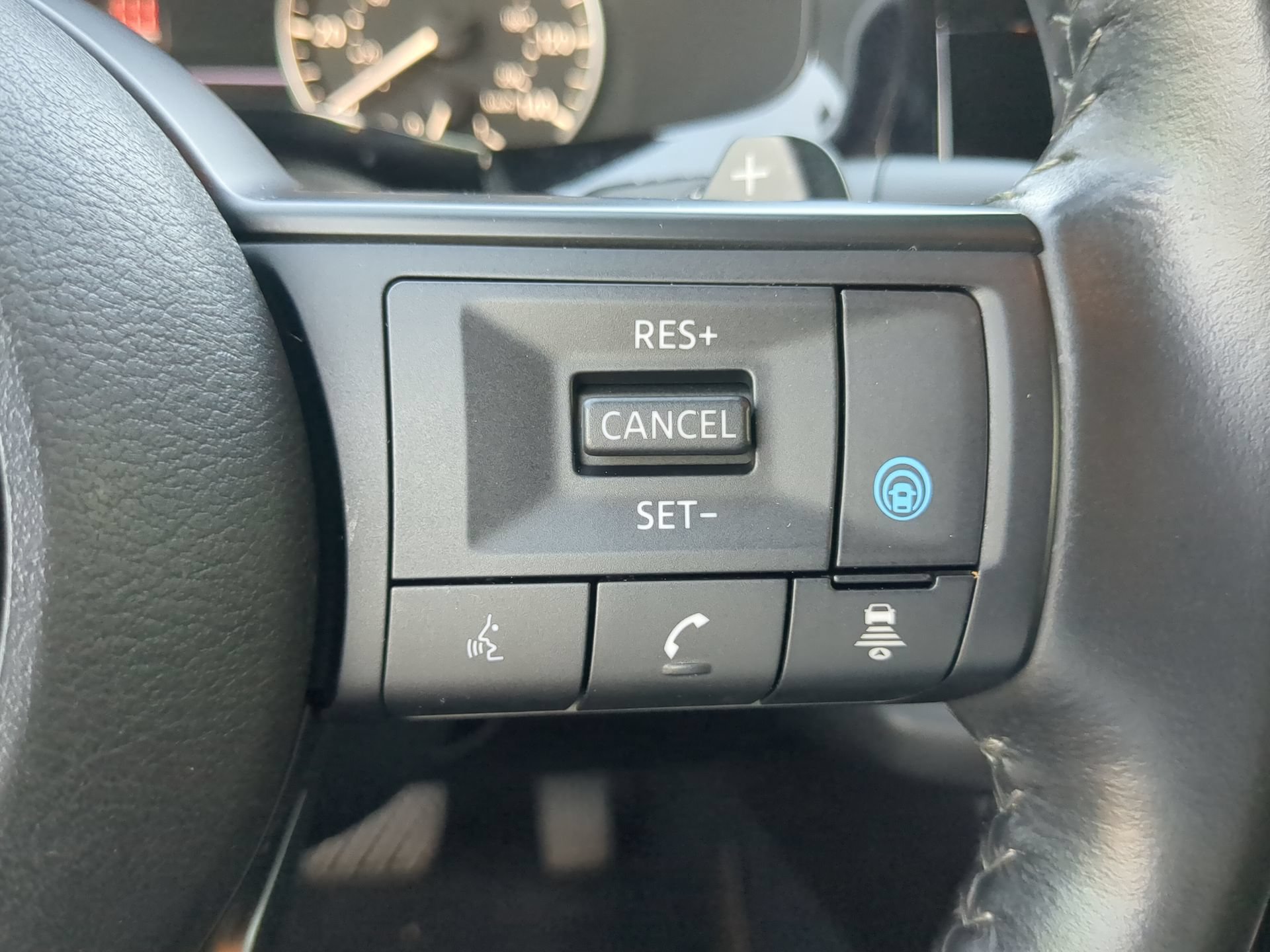 Used 2024 Nissan Pathfinder SV FWD image 65