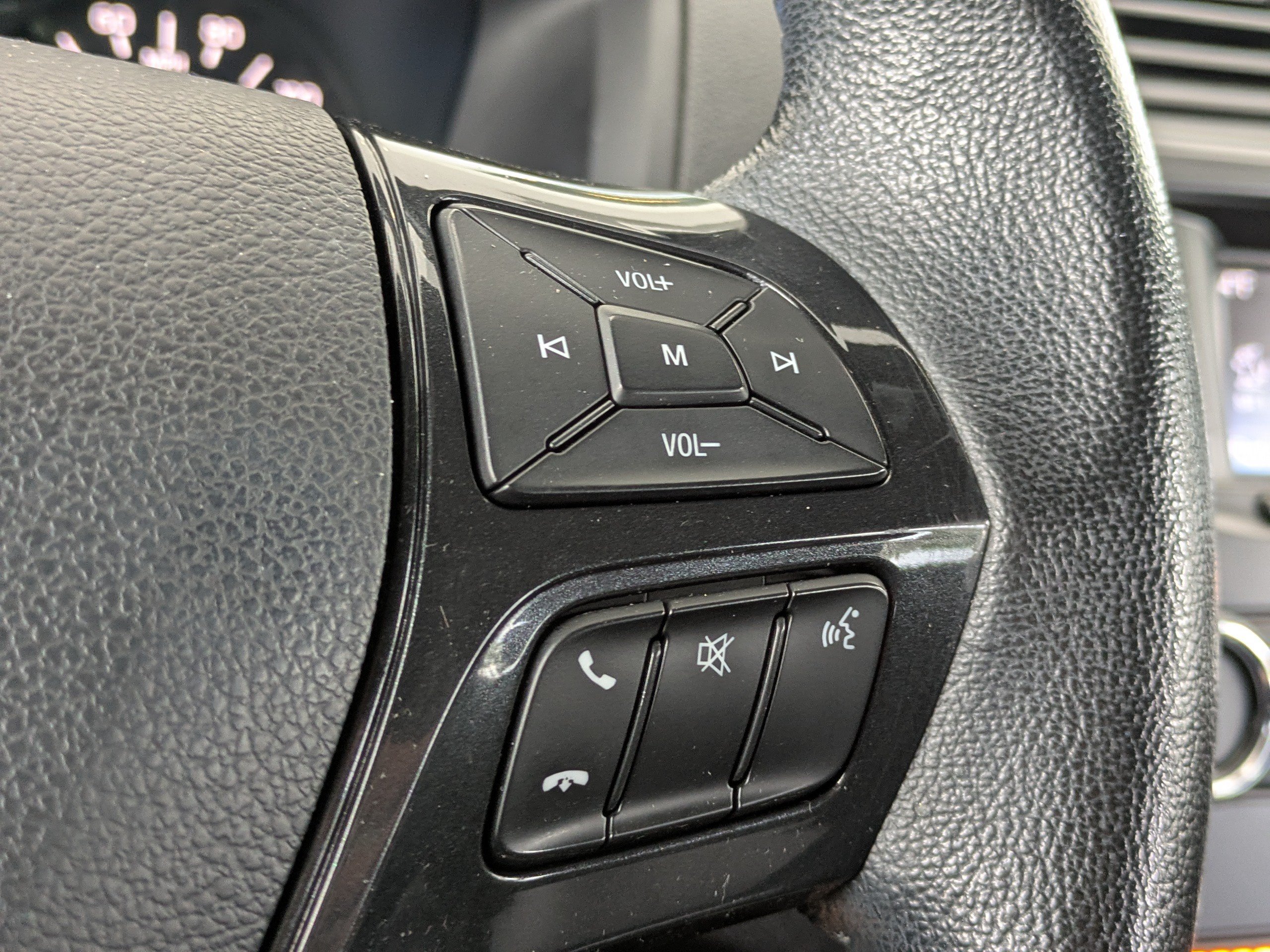 Certified 2018 Ford Explorer XLT FWD image 26