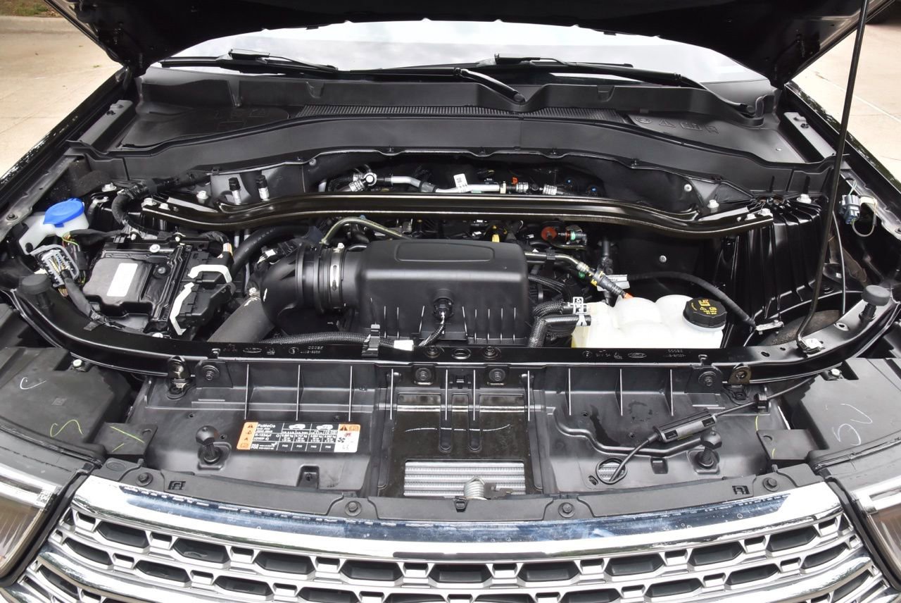 Certified 2024 Ford Explorer Limited w/ Limited Technology Package image 41