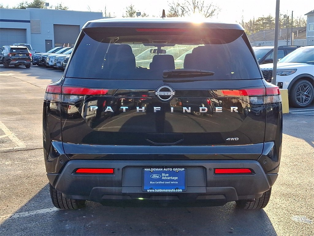 Used 2022 Nissan Pathfinder S image 4