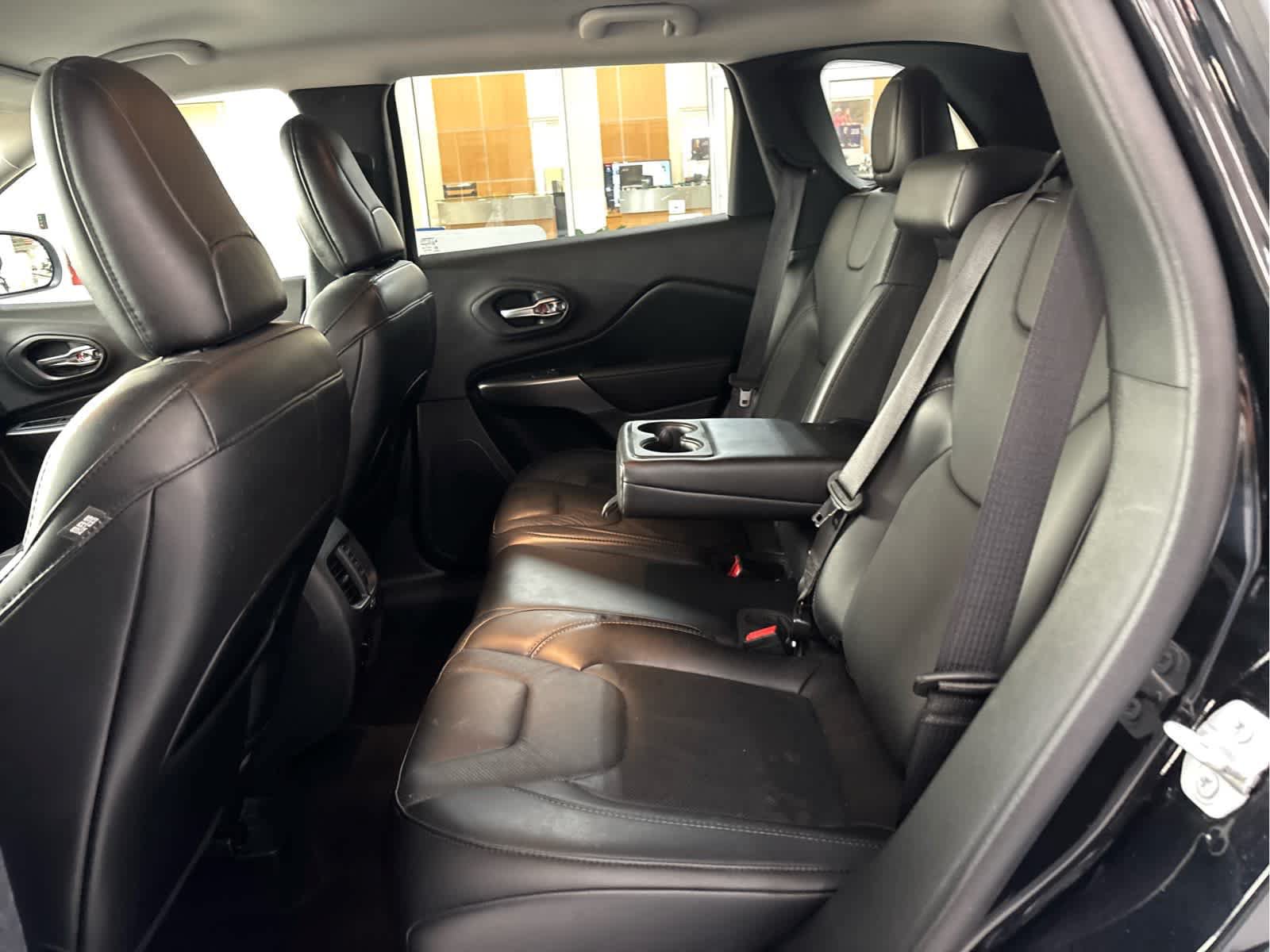 Used 2020 Jeep Cherokee Limited AWD/4WD image 35