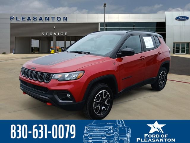 Used 2025 Jeep Compass Trailhawk AWD/4WD image 1