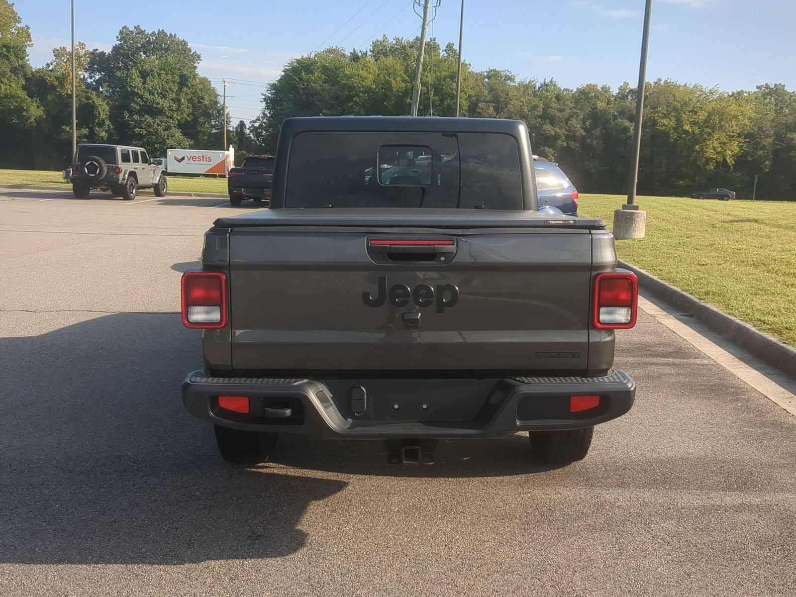 Used 2021 Jeep Gladiator Sport AWD/4WD image 4