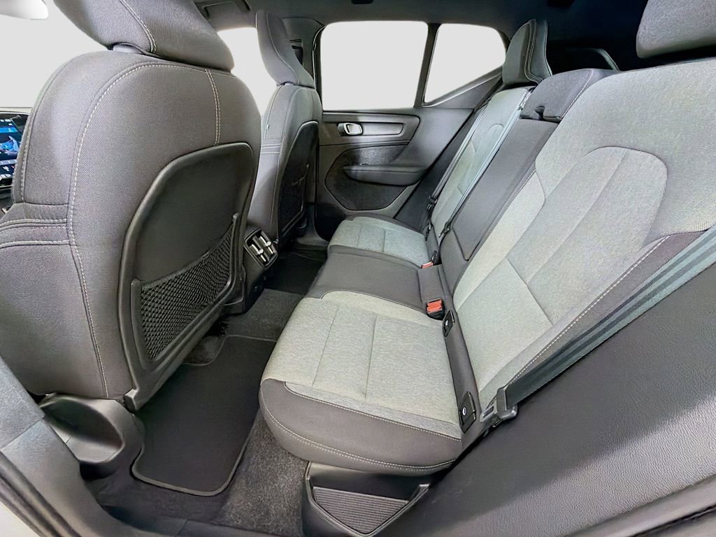 Used 2025 Volvo XC40 B5 Core AWD/4WD image 24