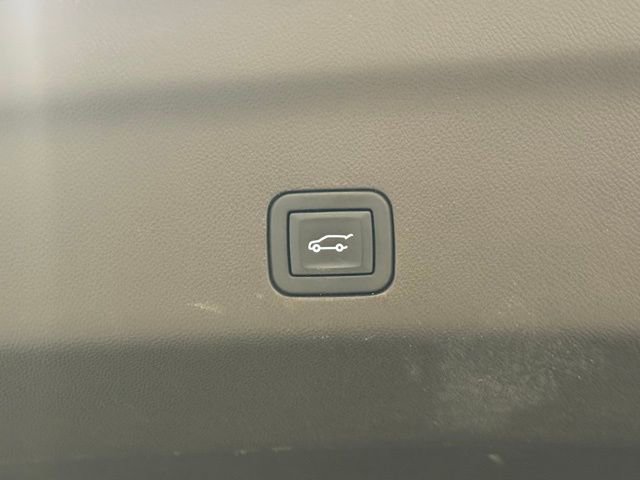 Used 2024 Chevrolet Suburban LT image 39