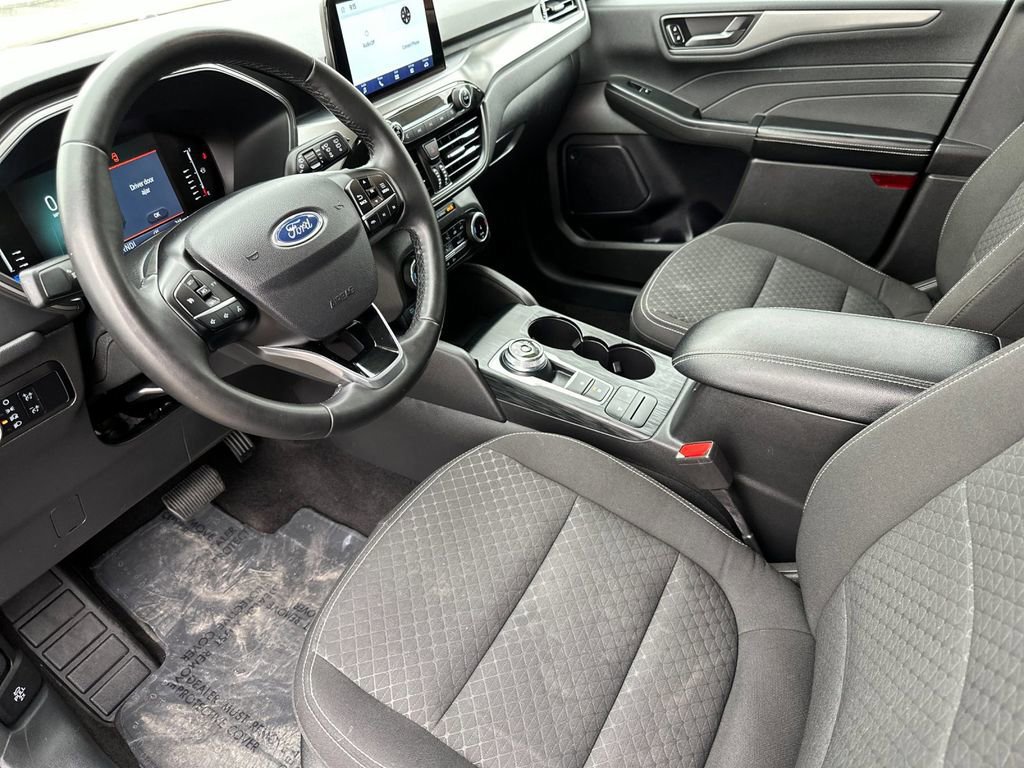 Certified 2023 Ford Escape Active FWD image 9