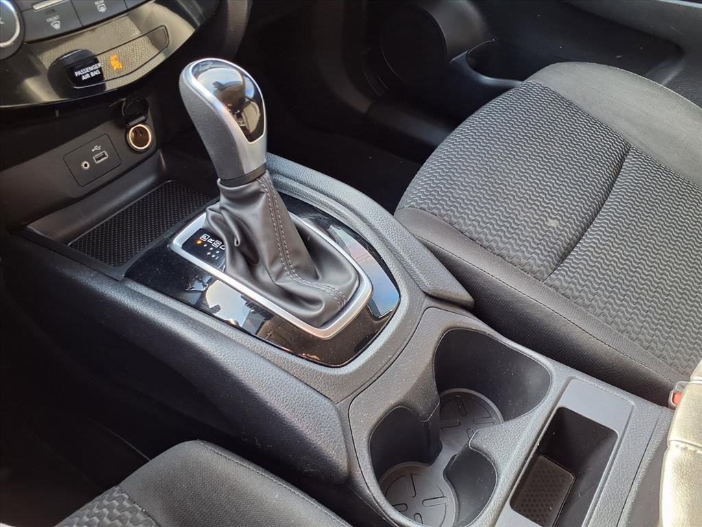 Used 2021 Nissan Rogue Sport S image 19