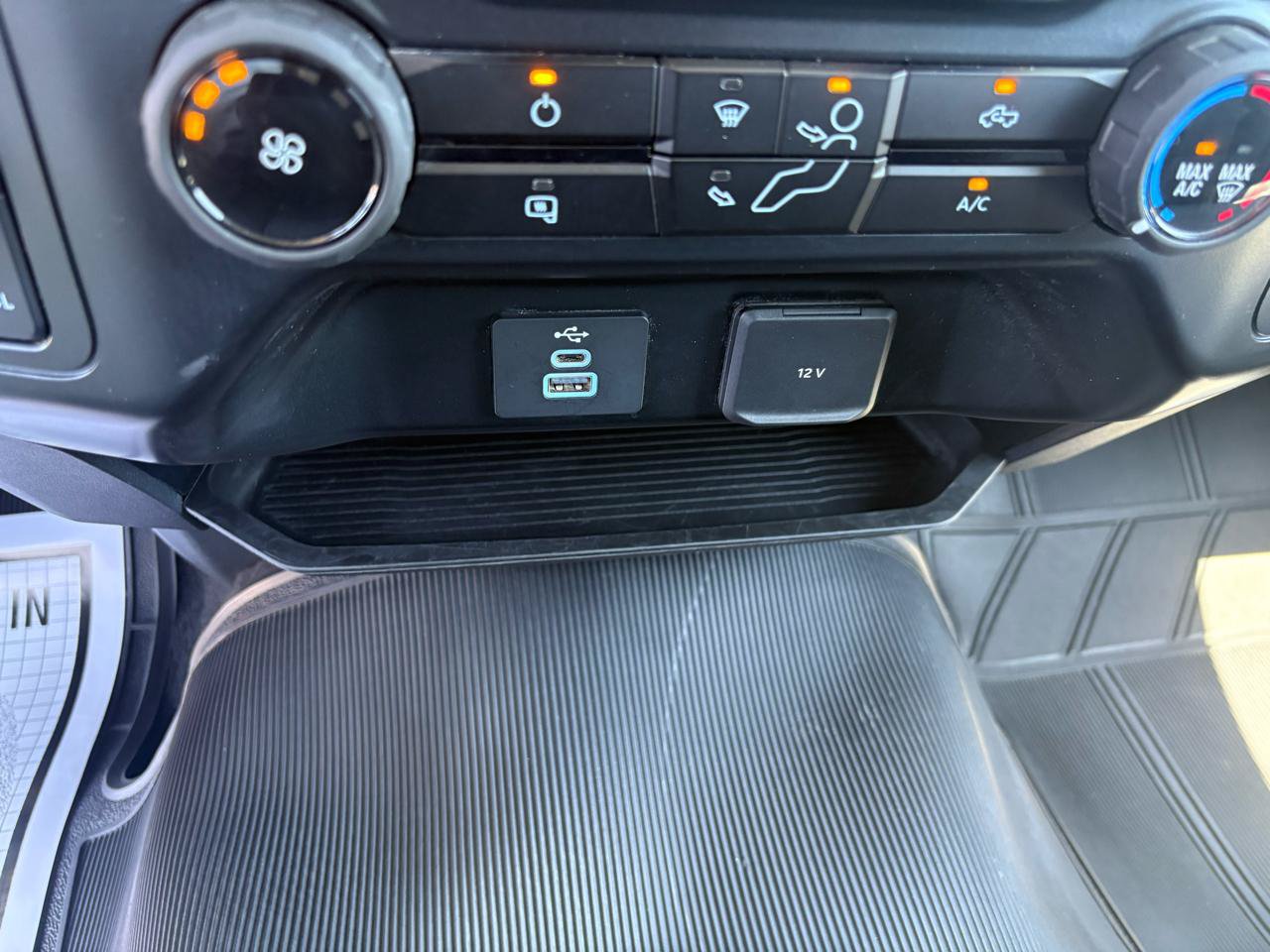 Certified 2025 Ford F250 XLT AWD/4WD image 29