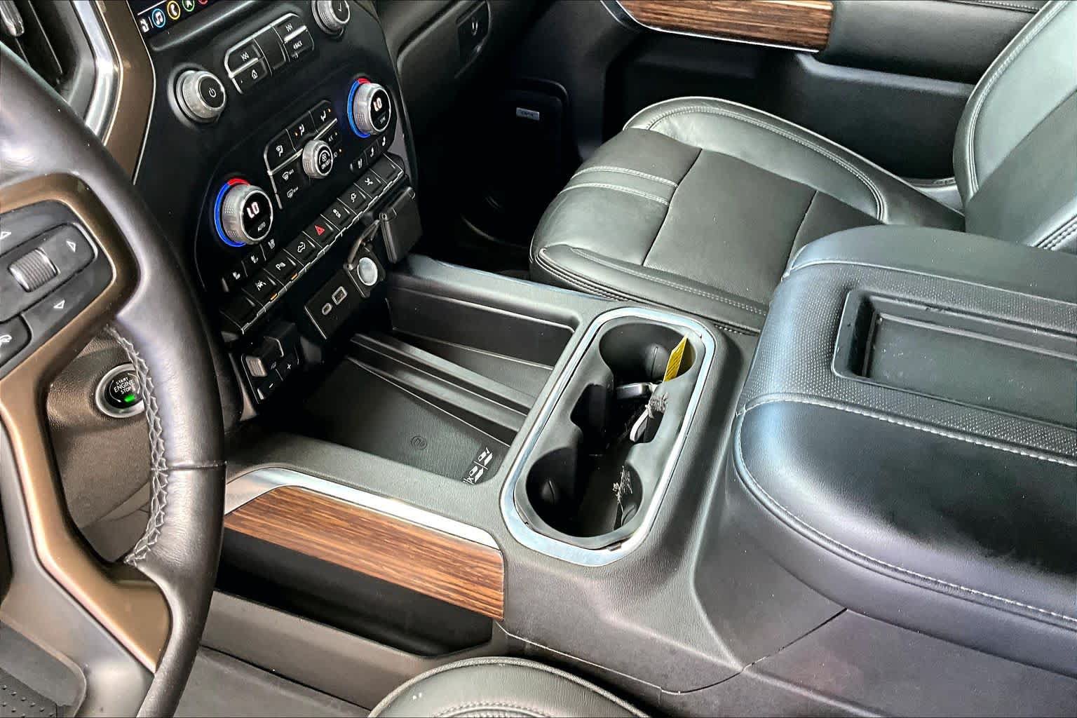 Used 2021 Chevrolet Silverado 1500 High Country w/ Technology Package AWD/4WD image 17