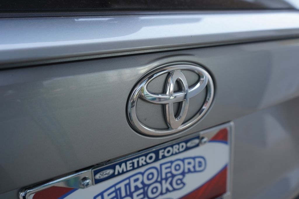 Used 2025 Toyota RAV4 XLE AWD/4WD image 5