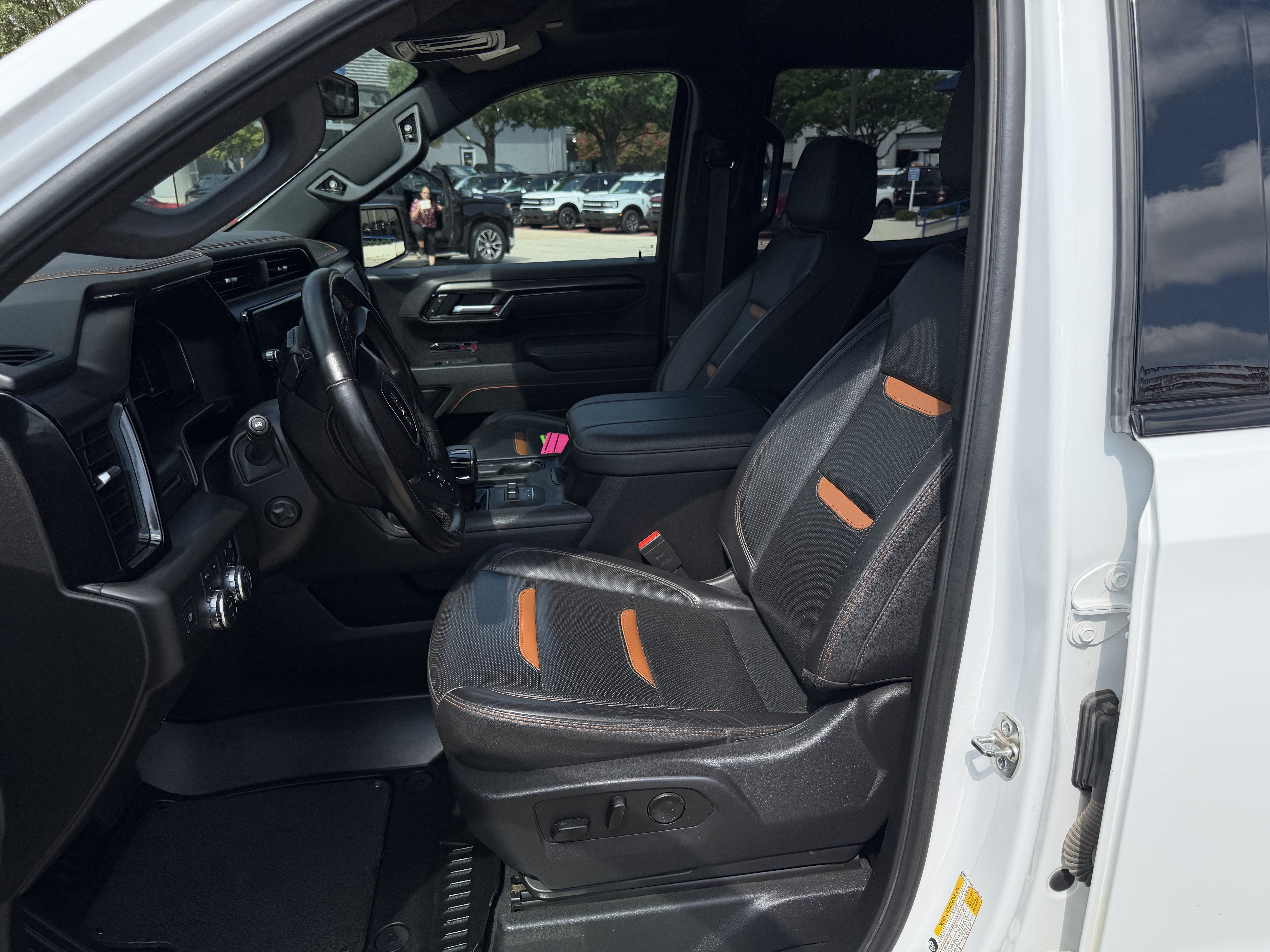 Used 2025 GMC Sierra 1500 AT4 AWD/4WD image 18