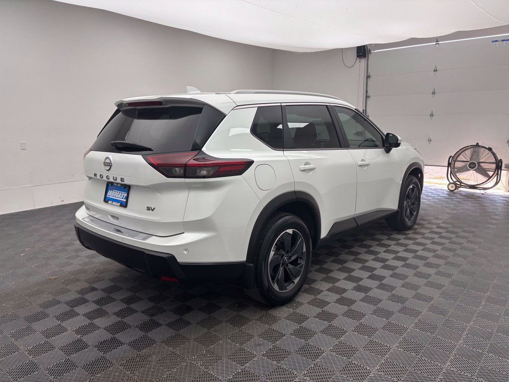 Used 2024 Nissan Rogue SV w/ SV Premium Package FWD image 8