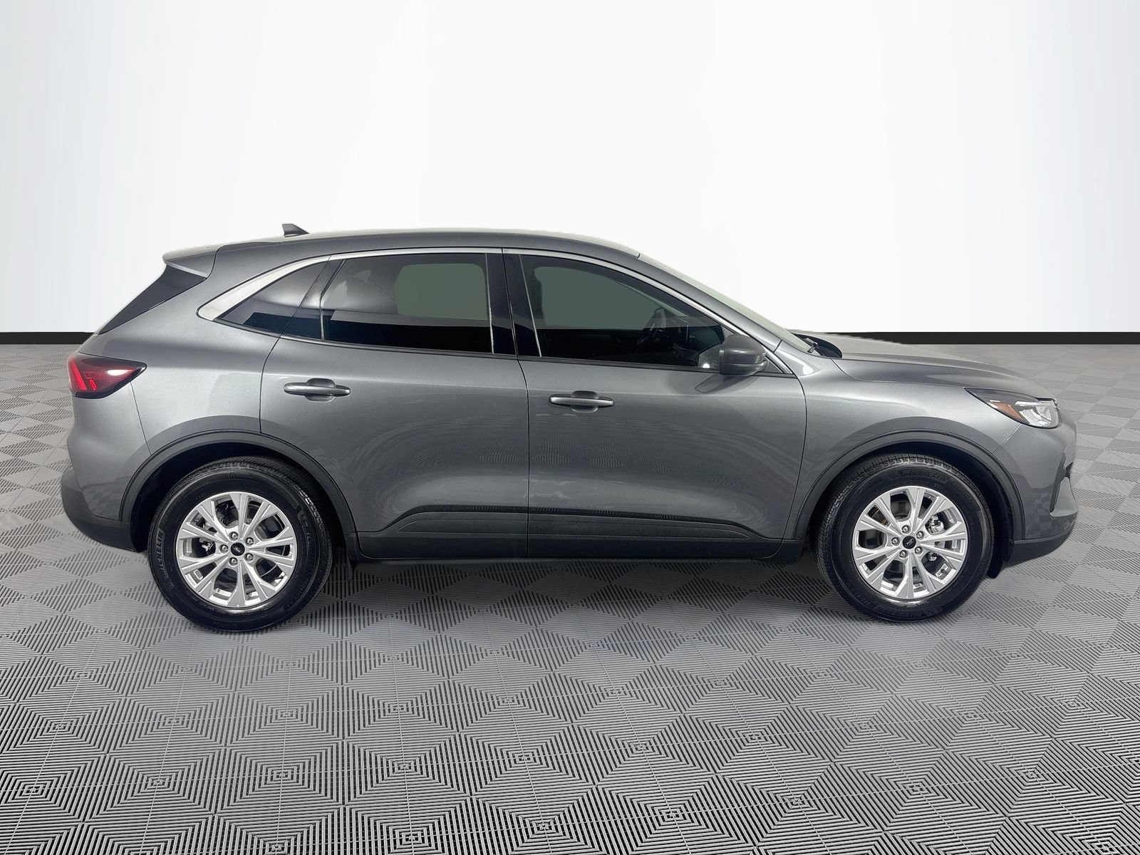 Certified 2023 Ford Escape Active FWD image 8