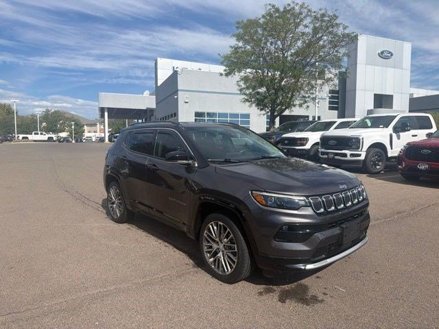 Used 2022 Jeep Compass Limited w/ Elite Group AWD/4WD image 3
