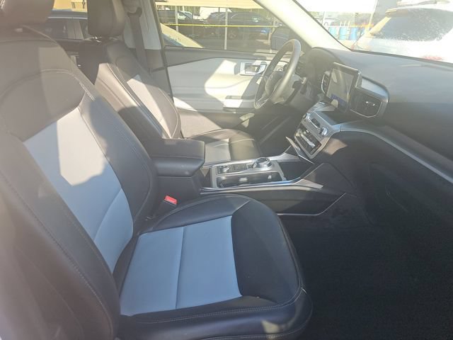 Certified 2024 Ford Explorer XLT w/ Equipment Group 202A AWD/4WD image 12