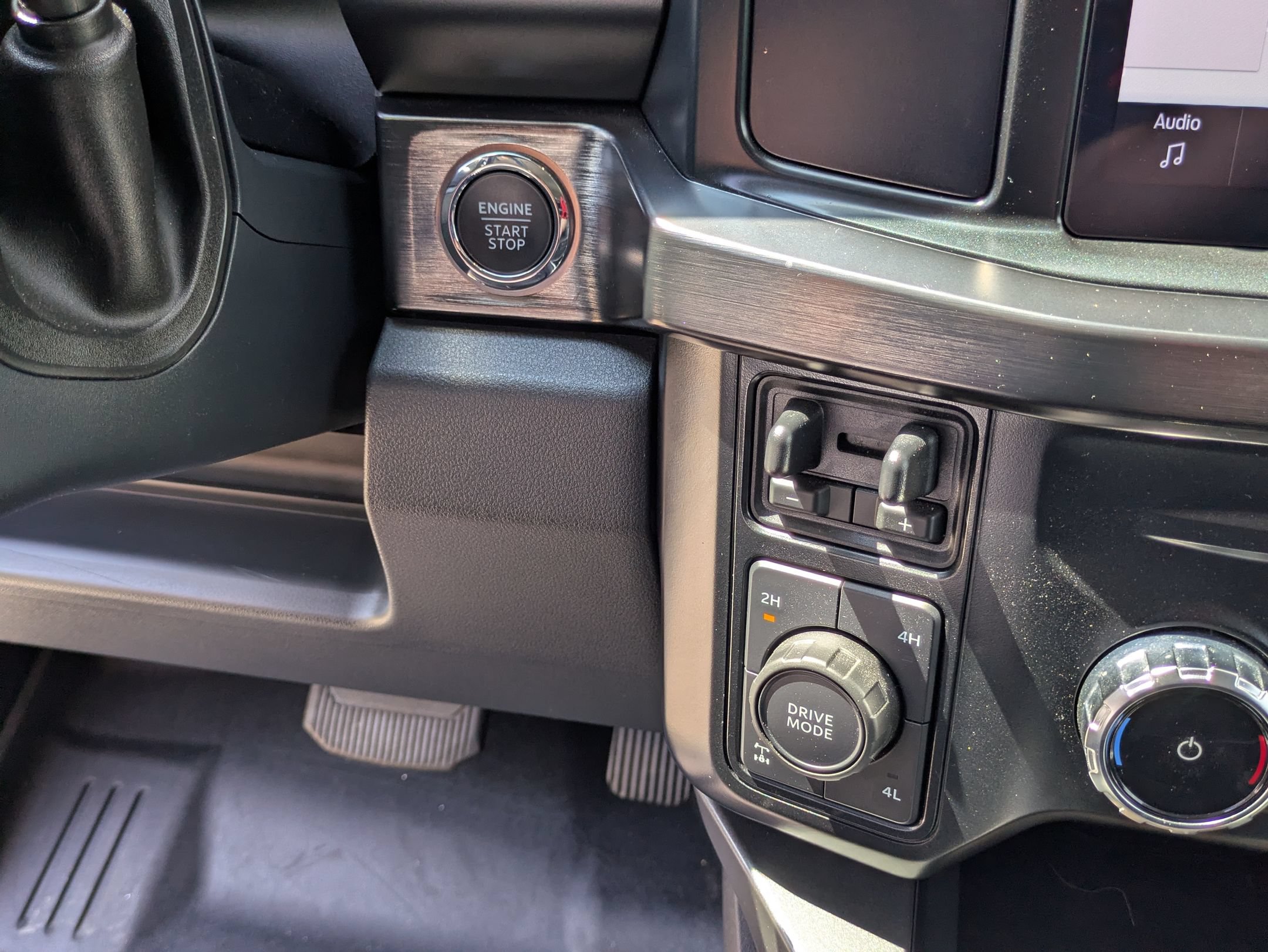 Certified 2023 Ford F250 Lariat w/ Black Appearance Package AWD/4WD image 26