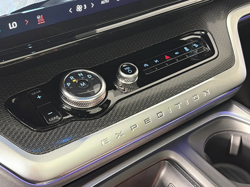 Certified 2025 Ford Expedition Platinum w/ Stealth Performance Package image 22