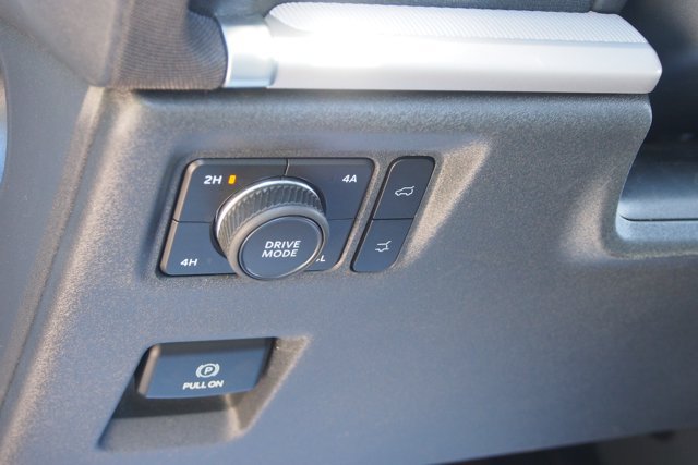 Certified 2025 Ford Expedition Active AWD/4WD image 25