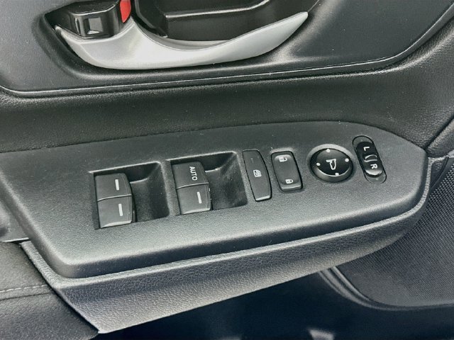 Used 2020 Honda CR-V LX image 22