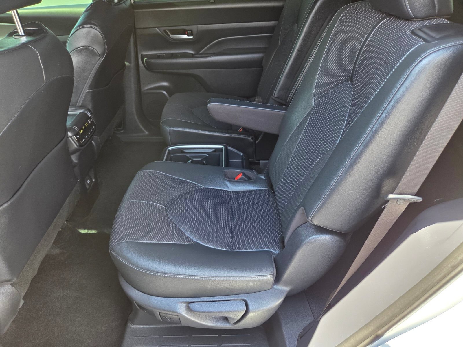 Used 2026 Toyota Grand Highlander AWD Hybrid image 12