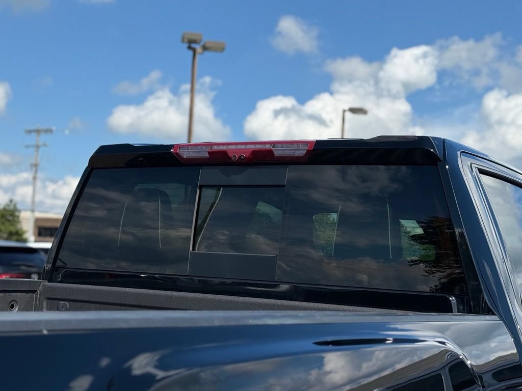 Used 2024 GMC Sierra 2500 AT4X AWD/4WD image 32