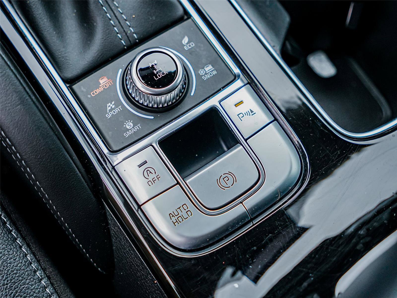 Used 2025 Kia Telluride EX AWD/4WD image 16