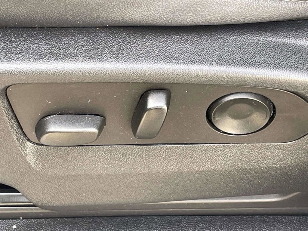 Used 2023 Chevrolet Suburban Z71 w/ Luxury Package image 14