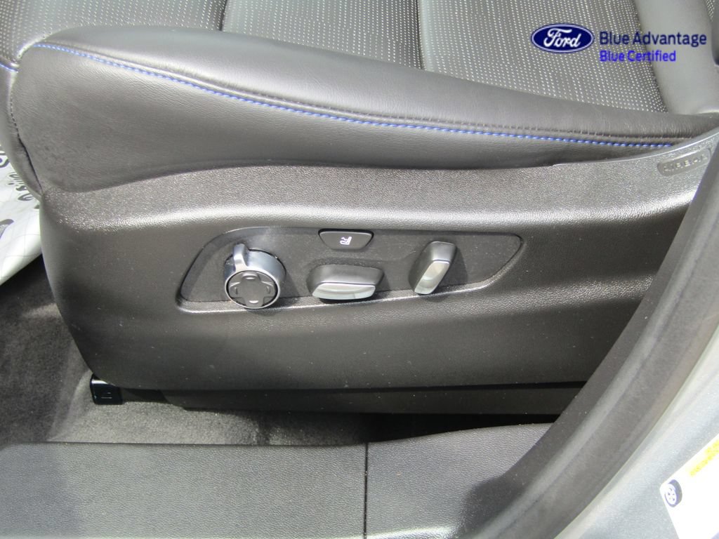 Used 2024 Cadillac XT4 Sport AWD/4WD image 19