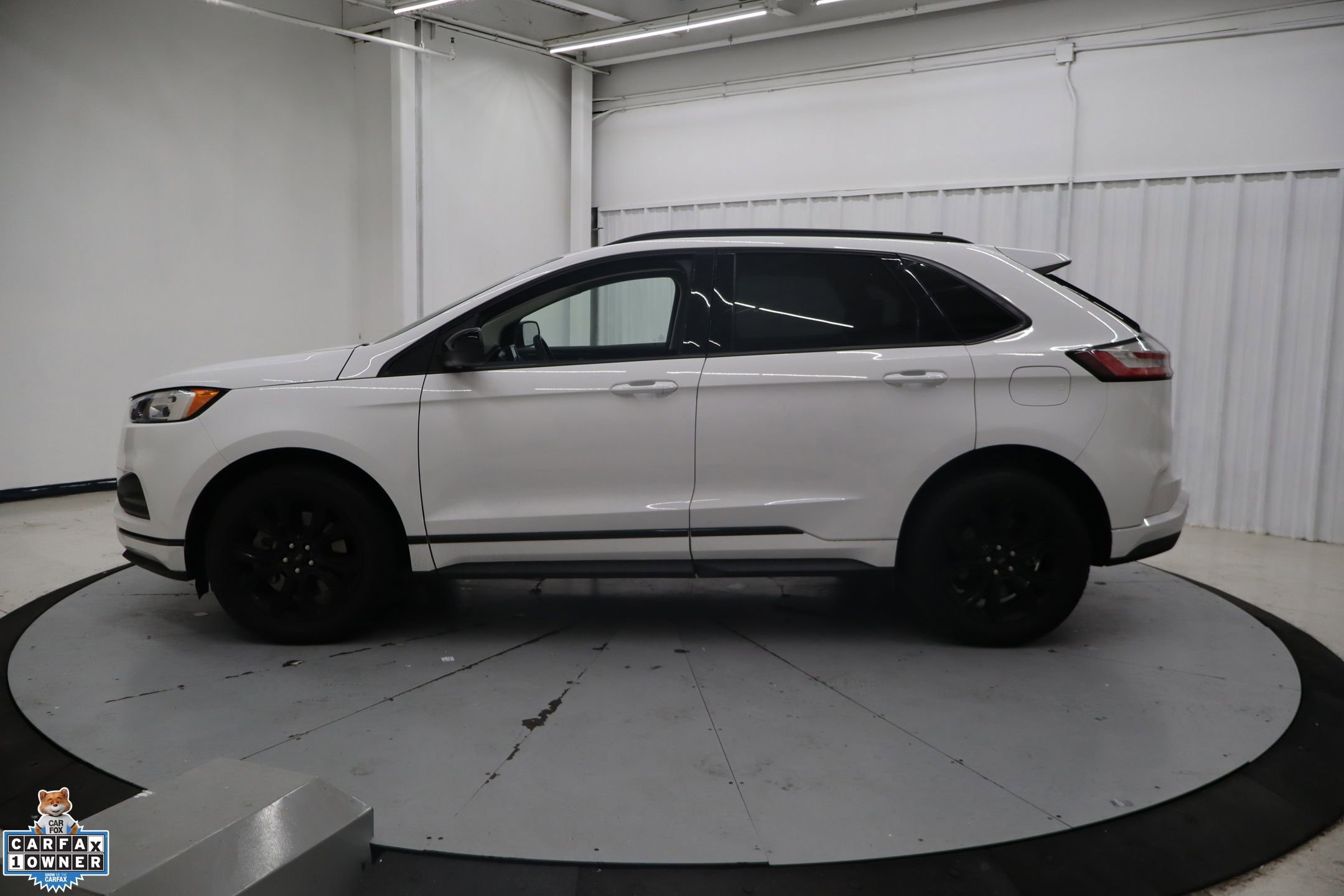 Certified 2023 Ford Edge SE w/ Black Appearance Package AWD/4WD image 9