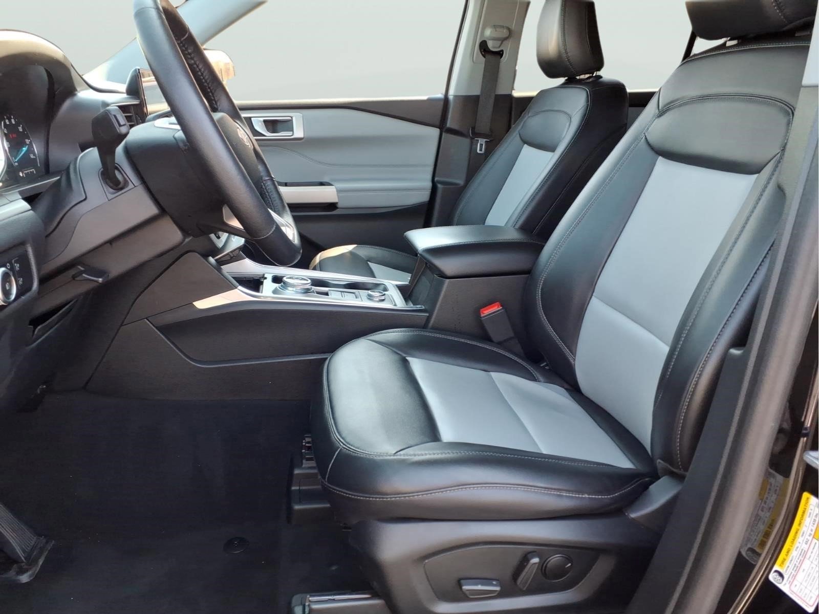 Certified 2023 Ford Explorer XLT w/ Equipment Group 202A image 15