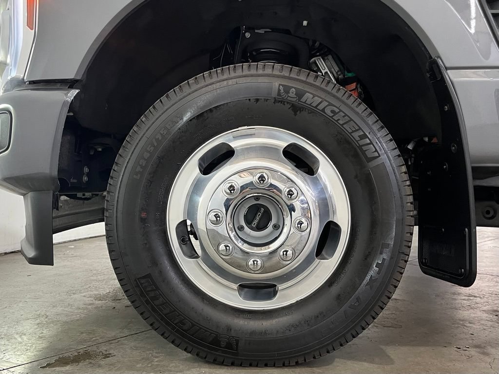 Certified 2026 Ford F350 Platinum AWD/4WD image 15