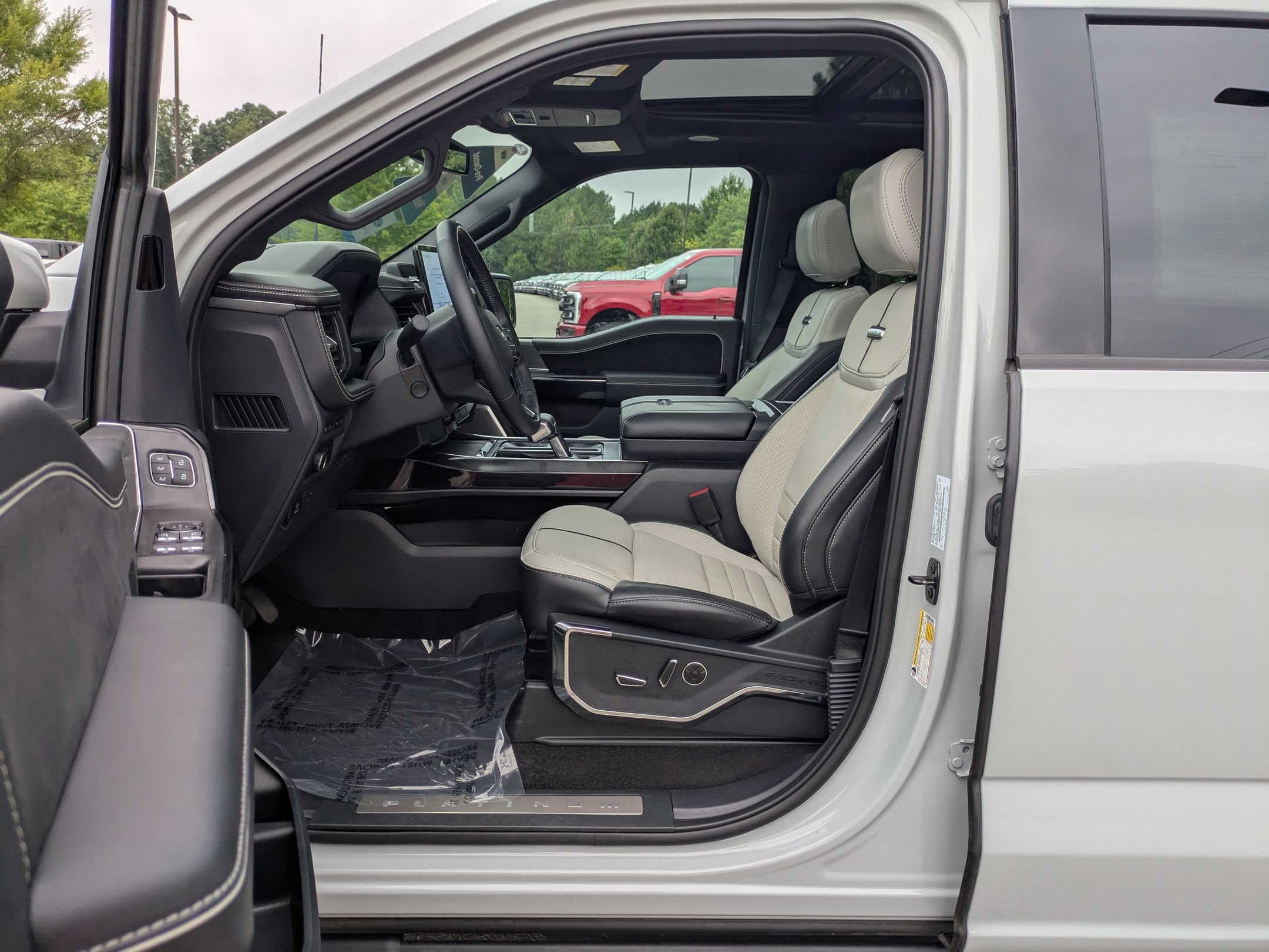 Certified 2024 Ford F150 Lightning Platinum AWD/4WD image 14