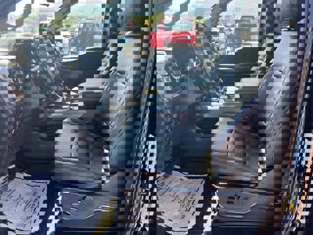 Certified 2022 Ford F150 Lariat w/ Equipment Group 502A High image 19