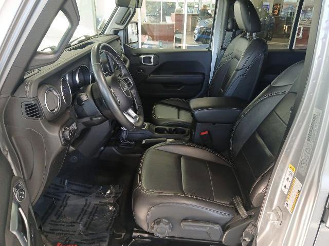 Used 2019 Jeep Wrangler Unlimited Sahara image 11