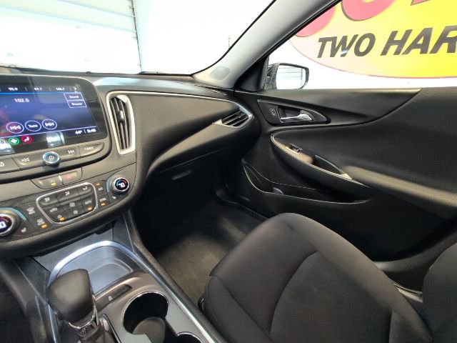 Used 2022 Chevrolet Malibu LT FWD image 25