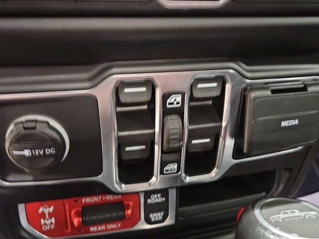 Used 2021 Jeep Gladiator Rubicon AWD/4WD image 18