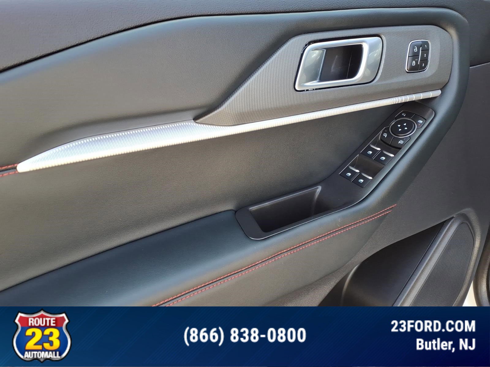 Certified 2025 Ford Explorer ST-Line w/ Premium Package AWD/4WD image 11