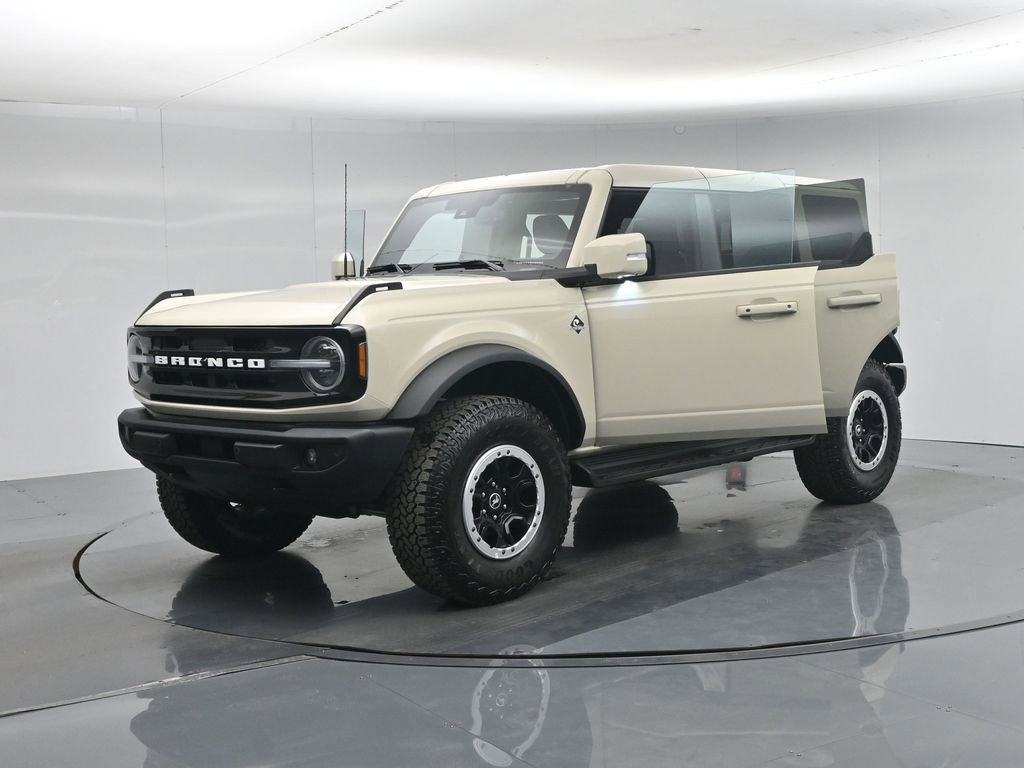 Certified 2025 Ford Bronco Outer Banks w/ Sasquatch Package AWD/4WD image 33