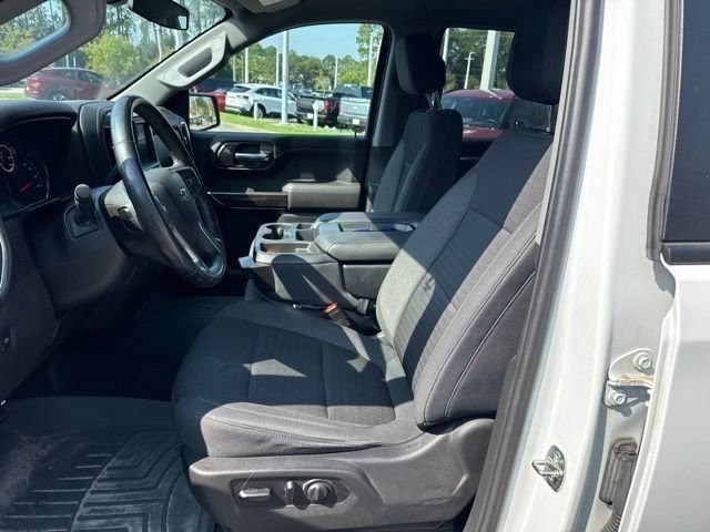 Used 2021 Chevrolet Silverado 1500 RST w/ LPO, Blackout Package AWD/4WD image 18