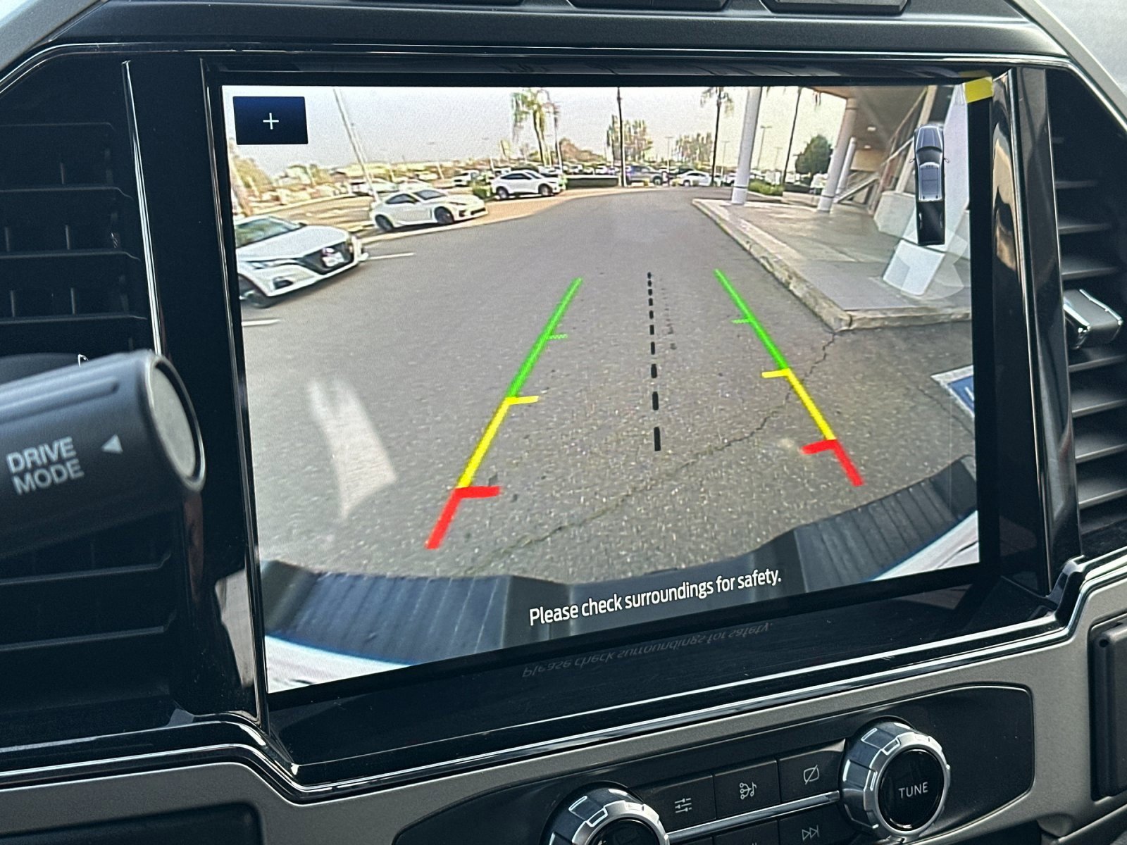 Certified 2022 Ford F350 Lariat w/ Black Appearance Package image 18