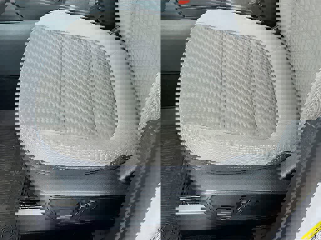 Certified 2020 Ford Escape SE image 30