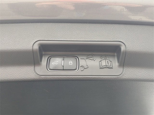 Certified 2021 Ford Explorer XLT w/ Equipment Group 202A image 25