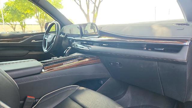 Used 2024 Cadillac Escalade Premium Luxury image 36