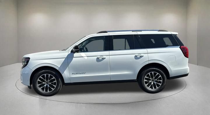 Certified 2025 Ford Expedition Platinum AWD/4WD image 5