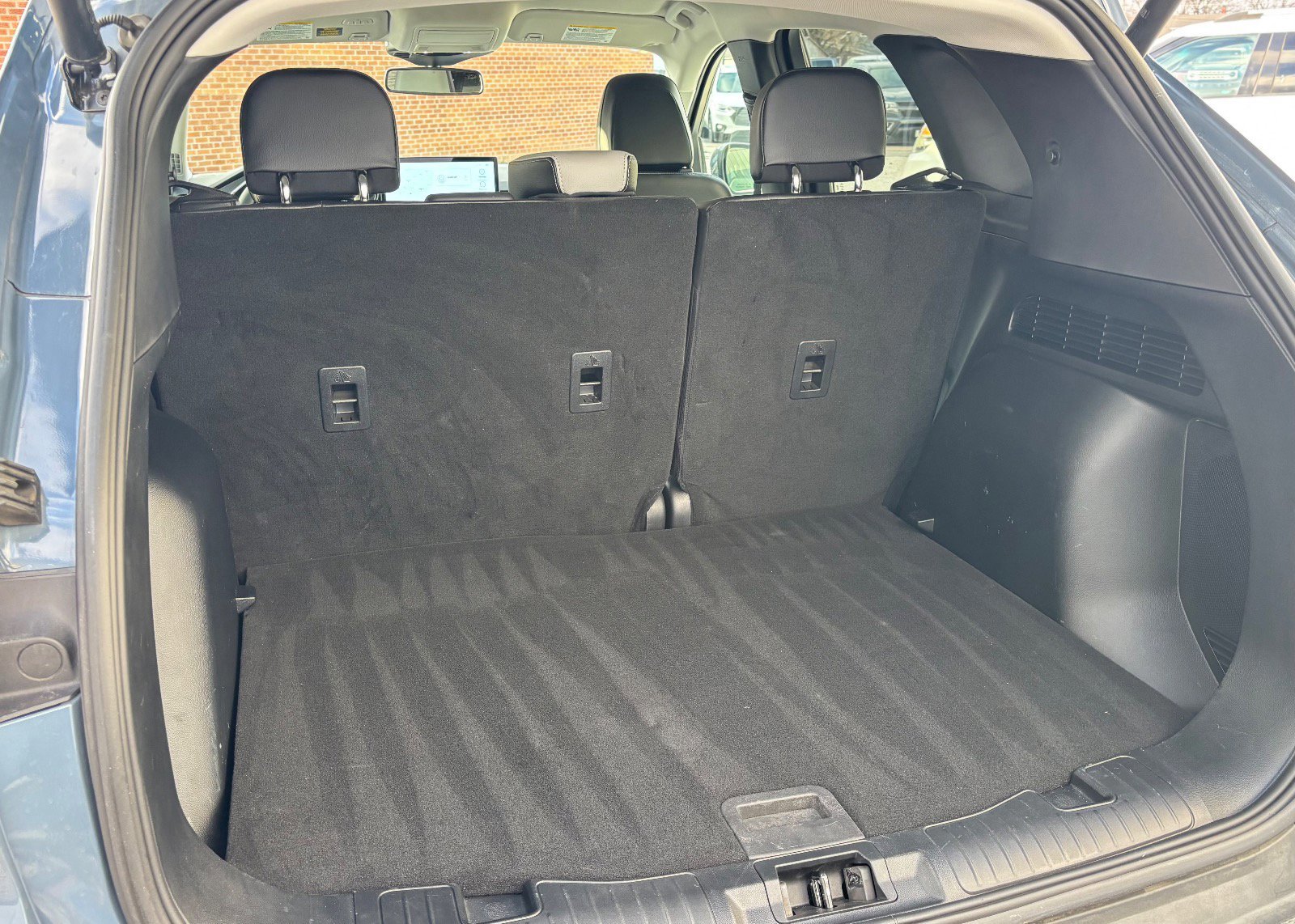 Certified 2025 Ford Escape Platinum w/ Premium Technology Package image 6