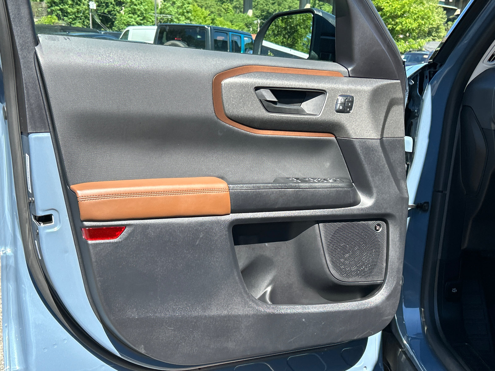 Certified 2025 Ford Bronco Sport Outer Banks w/ Outer Banks Tech Package+ AWD/4WD image 9