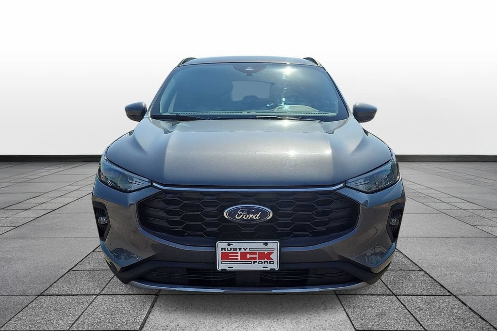 Certified 2025 Ford Escape ST-Line Select AWD/4WD image 2