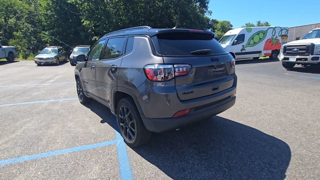Used 2023 Jeep Compass Latitude AWD/4WD image 17