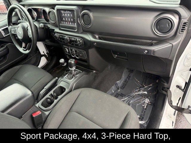Used 2023 Jeep Gladiator Sport AWD/4WD image 16