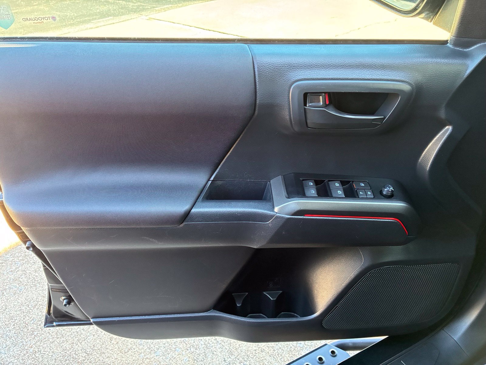 Used 2023 Toyota Tacoma TRD Off-Road w/ Technology Package AWD/4WD image 13